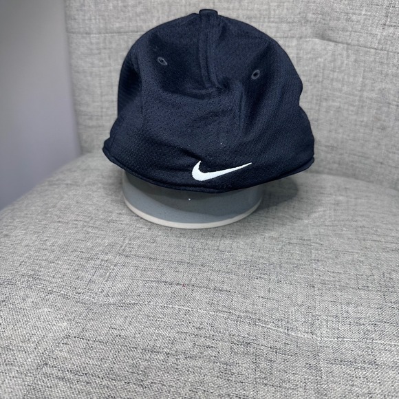 Nike Golf Black Dri-FIT Baseball Cap White Swoosh Logo Size S/M - Picture 2 of 5